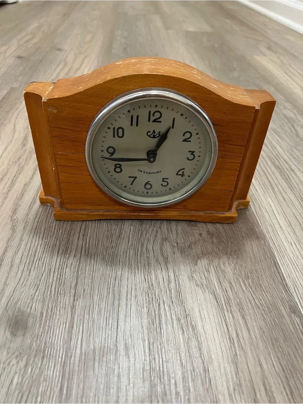 Vintage Soviet USSR Mechanical Wind Up Mantel Desk Clock